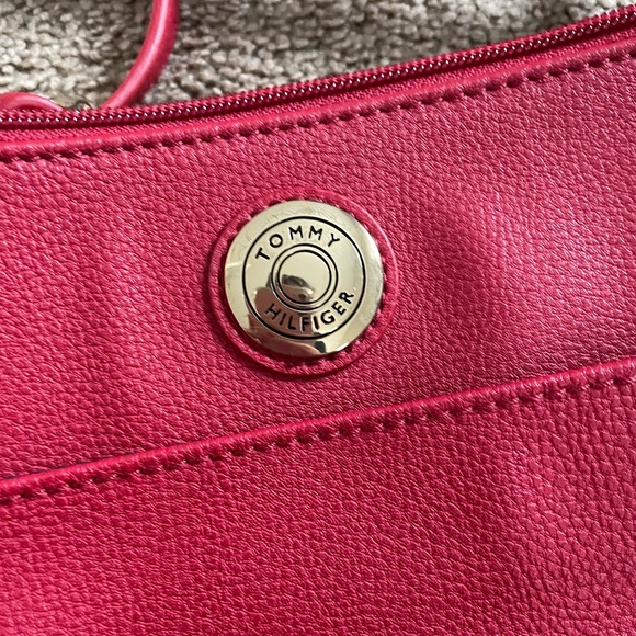 DONATED Red Tommy Hilfiger Purse - Picture 2 of 7